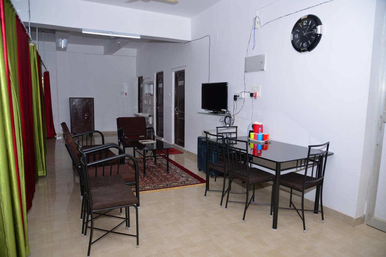 Отель Tranquil Hospitality Бхубанешвара Экстерьер фото